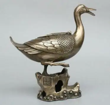 

Chinese Old Tibet Antique Copper Carving Hand Engraving Beautiful Duck Statue