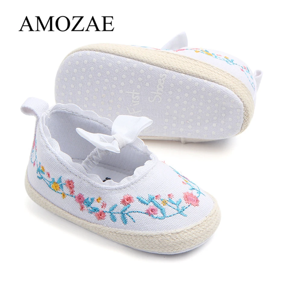 Детская обувь с цветочной вышивкой для новорожденных на мягкой нескользящей подошве детские туфли для принцессы обувь для малышей 0-18 месяцев