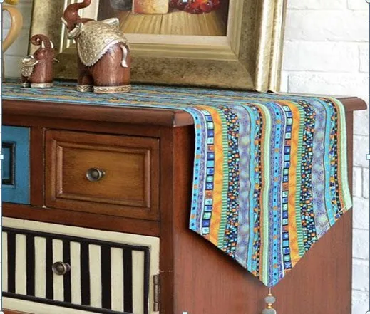 Настольная дорожка с вышивкой простой современный классический стиль Цветочная