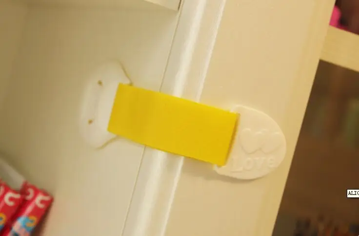 Yellow 4 шт. замок для детей замок на шкафчик детская защита замок для ящика Детская безопасность шкаф Детские замки-блокираторы - Цвет: Yellow