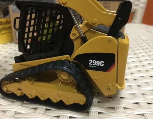 Бренд Diecast Master 85226 гусеница кот 299C компактный гусеничный погрузчик 1:32 весы из