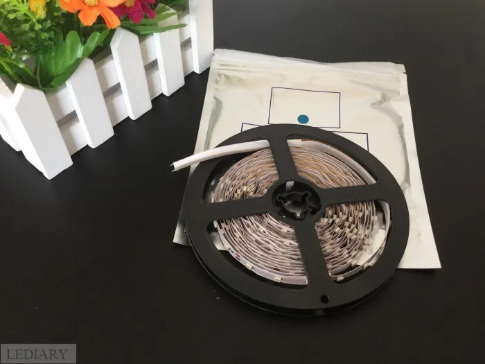 Светодиодный Светодиодный сгибательный RGB ленточный светильник ing 300 светодиодный 5 м 3528 12 В IP20 не водонепроницаемый Рождественский светильник