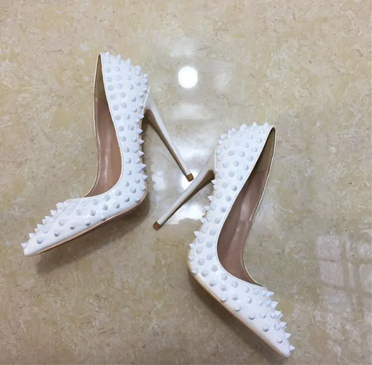 Пикантные белые туфли-лодочки на высоком каблуке с заклепками шпильке 12 см