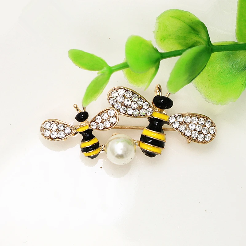 OneckOha Enameled Black Yellow Double Bee Brooch Pin Rhinestone Simulated Pearl Animal New Year Birthday Gift | Украшения и
