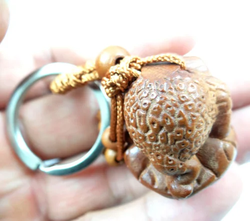 Трехмерная гравировальная цепочка для ключей из красного дерева Реалистичная