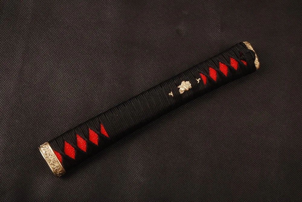 Классический Тонкий меч с ручкой Tsuka из черного шелка и натуральной Красной шкуры