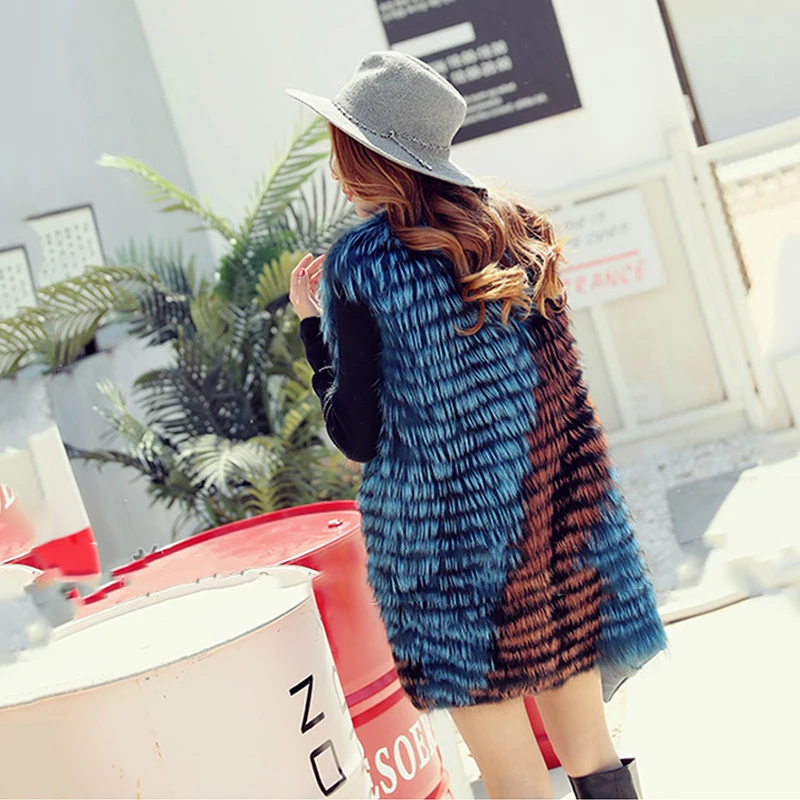 Женский жилет из лисьего меха LVCHI двухцветный Меховой с круглым вырезом весна