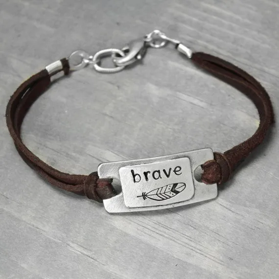 Браслет из искусственной кожи с надписью &quotBrave&quot браслет перьями кожаный в