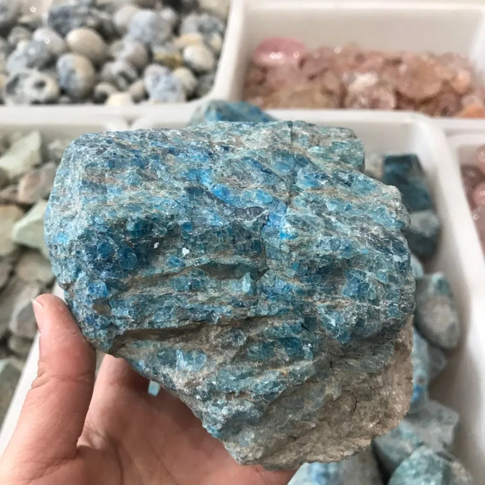 Необработанные синие apatite камни и минералы натуральный кристалл кварц для