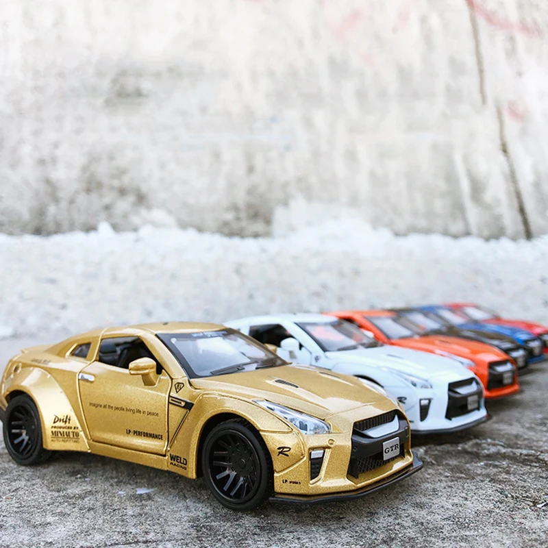 KIDAMI 1:32 AMG Nissan GTR литье под давлением модель автомобиля игрушечные машинки оттягивающийся автомобиль со звуком светильник Коллекция подарков для детей и взрослых для мальчиков