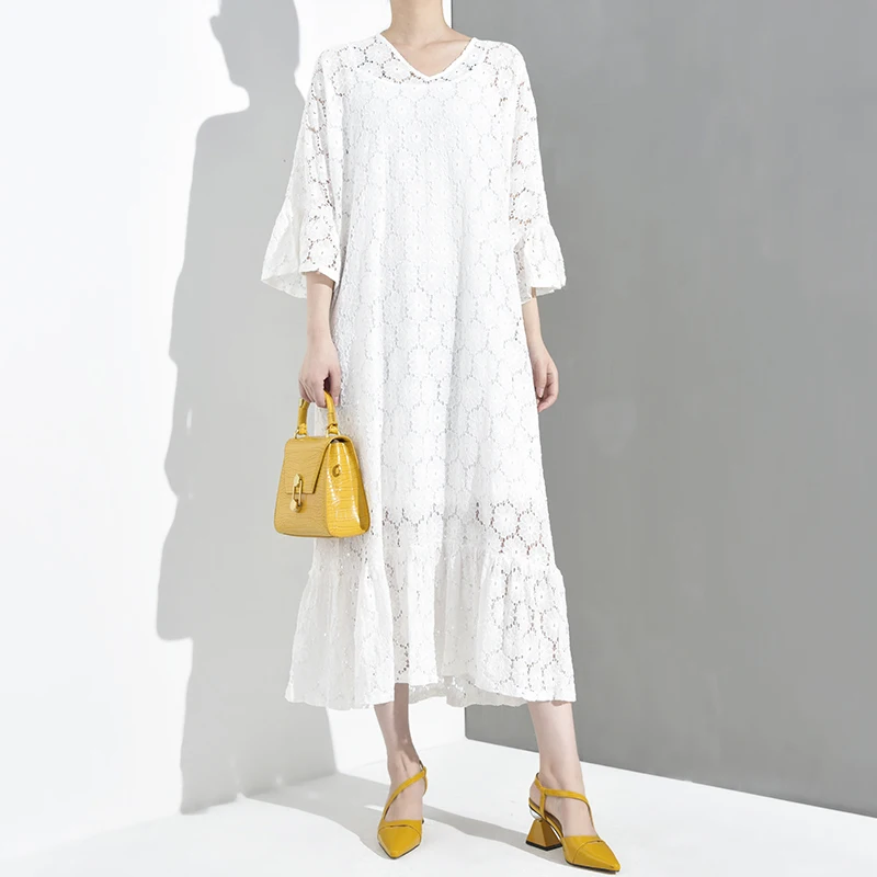 [EAM] New Spring Summer Round Neck Three-quarter Sleeve White Lace Split Joint Loose Big Size Dress Women Fashion JT0670