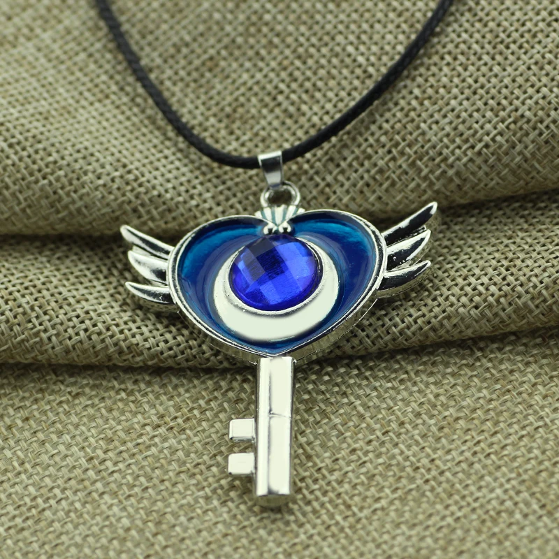 Японии аниме Сейлор Мун в форме сердца эмаль Цепочки и ожерелья подвеска