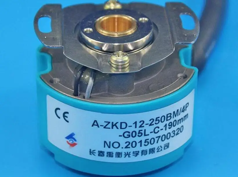 Фото Changchun Yu Heng Servo Motor Encoder A-ZKD-12-250BM / 4P-G05L-C Optical Rotary Инструменты Changchun Yu Heng Servo Motor Encoder A-ZKD-12-250BM / 4P-G05L-C Optical Rotary Инструменты