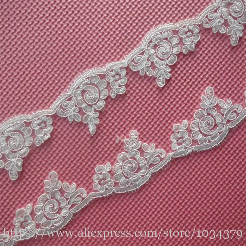 9 ярдов слоновой кости Европейская Аппликация Кружева свадебное платье отделка