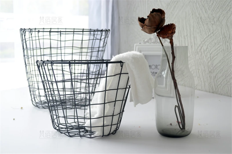 Nordic Metal Grid Storage Baskets Creative Handmade Retro Office Desktop Organizer Portable Handle Decoration Sundries Buckets