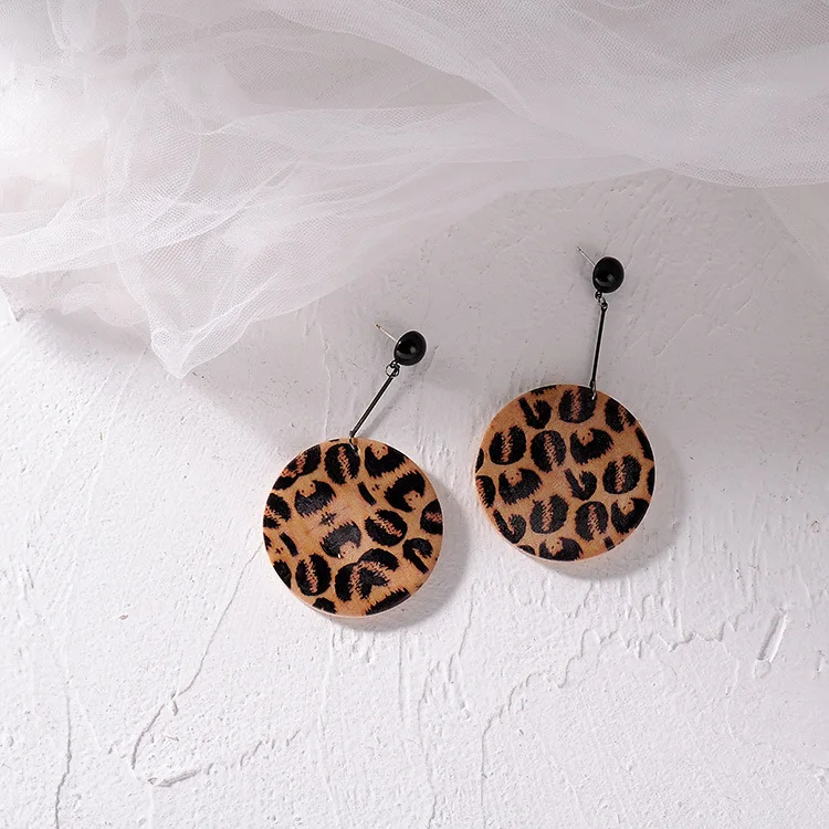 Леопардовые деревянные висячие серьги модные пикантные круглые длинные