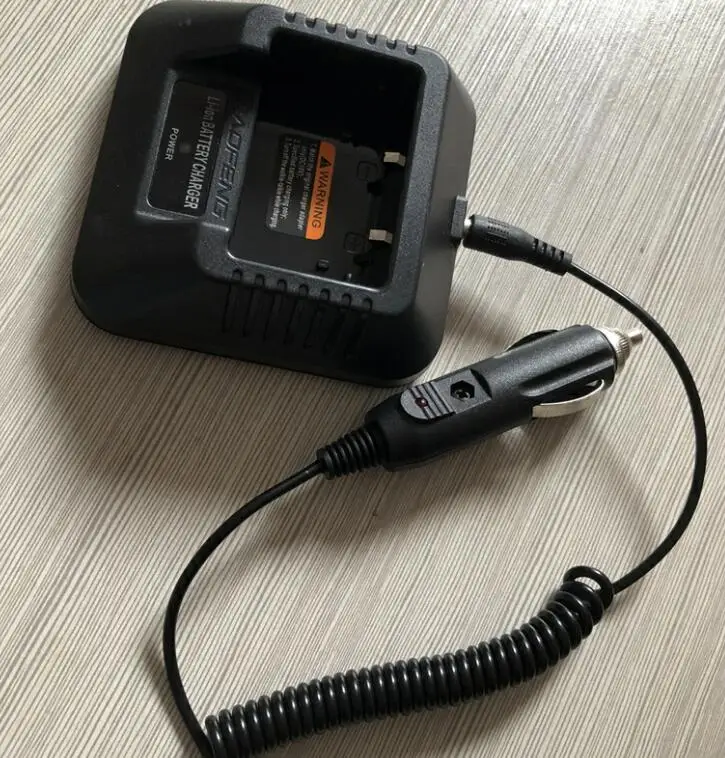 Радио Оригинальное портативное зарядное устройство с USB кабель со световым индикатором для Baofeng UV-5R UV-82 BF-F8HP плюс иди и болтай Walkie Talkie Ham радио - Цвет: 12V add desktop