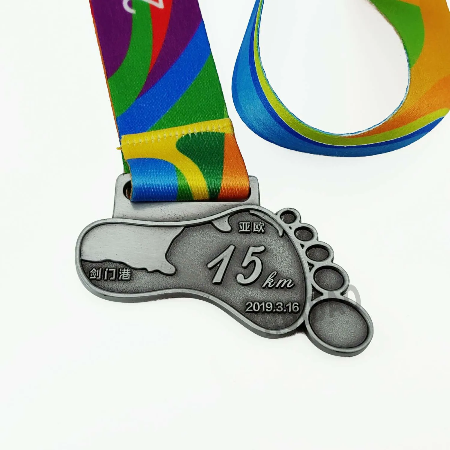 Custom Metal Medal with Plating Pewter Color 15KM Walk Shape of Foot Design | Дом и сад
