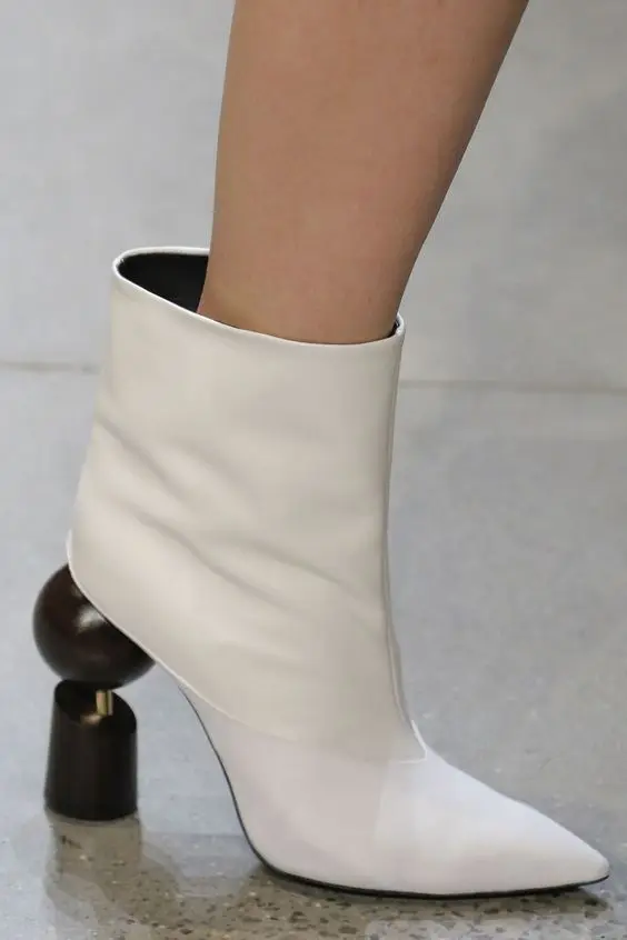 Botas Mujer; женские ботильоны на необычном высоком каблуке в западном стиле; цвет золотой, белый; Байкерская обувь из натуральной кожи с острым носком в стиле панк;