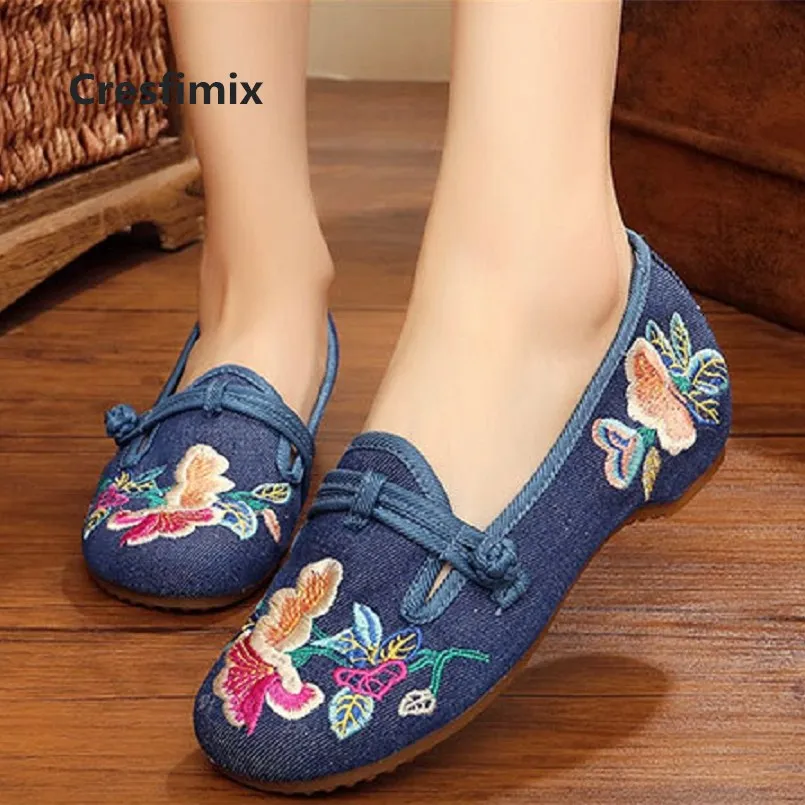 

Chaussures Pour Femmes Women Fashion High Quality Chinese Embroidery Soft Dance Shoes Lady Casual Black Floral Shoes E2225