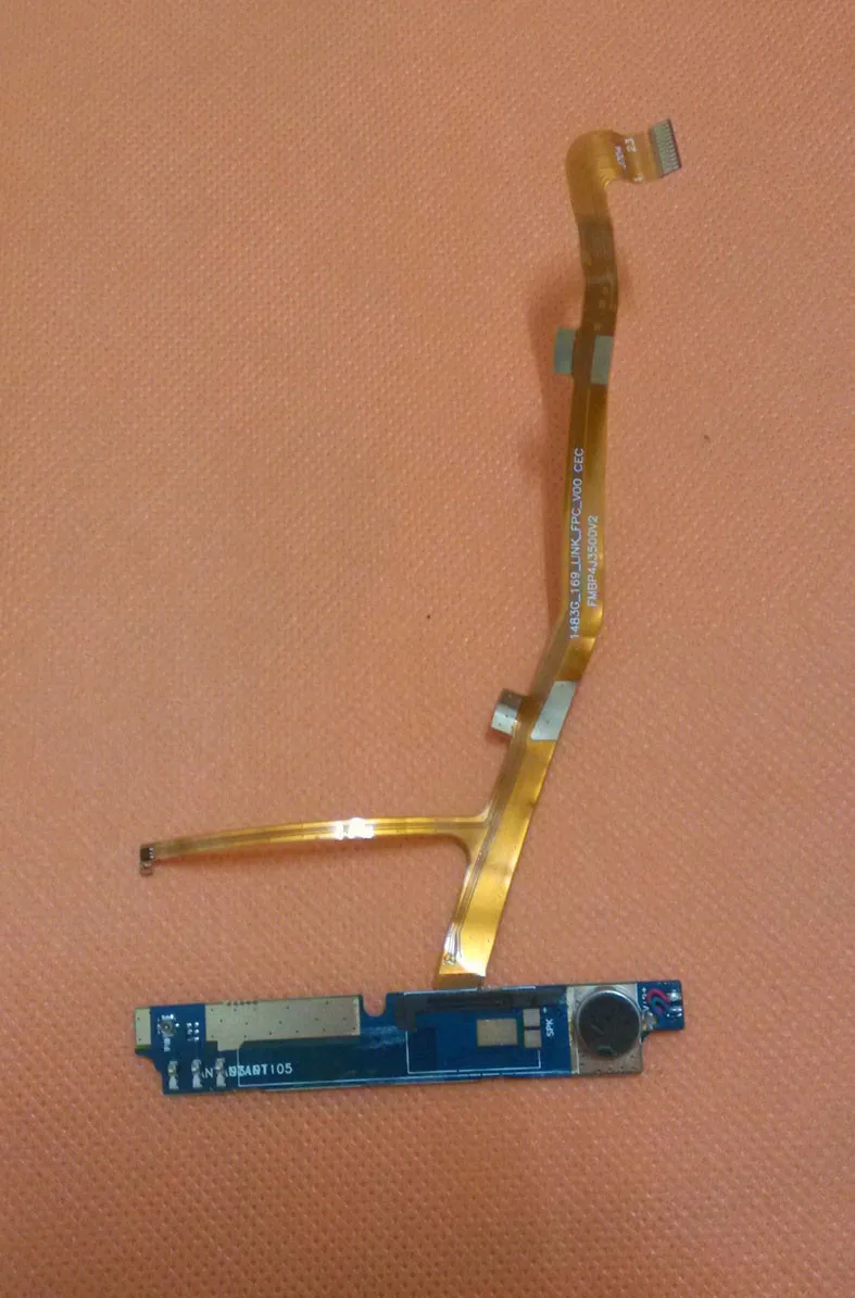 Используется оригинальный микрофон маленькая плата к материнской плате