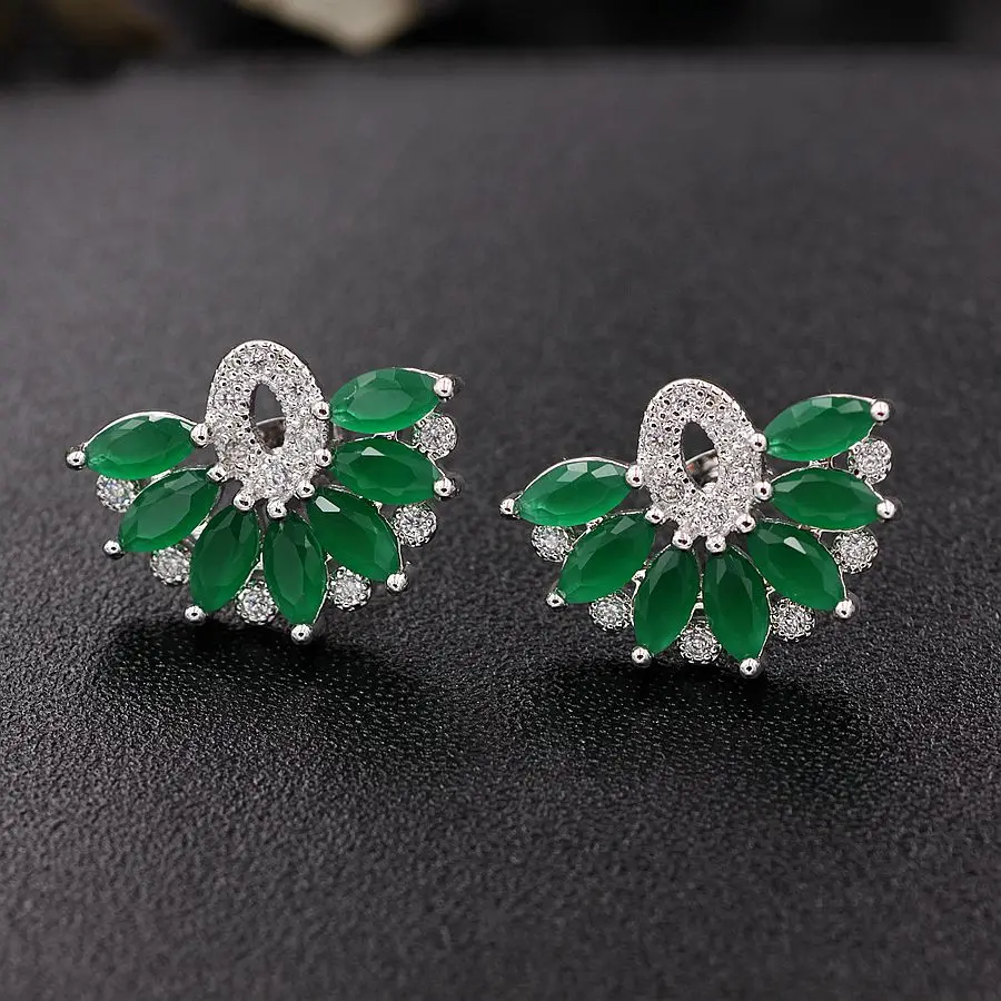 Женские серьги-гвоздики в виде лепестков с фианитом | Украшения и аксессуары