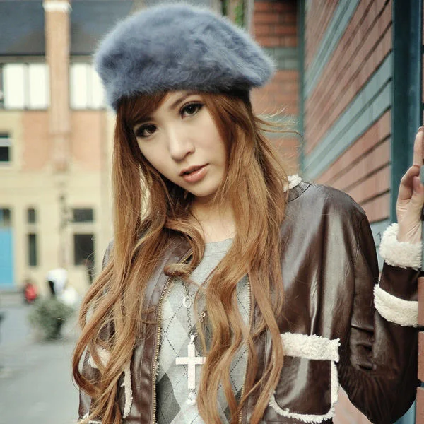 Женский однотонный пушистый берет простая изящная маленькая круглая Женская