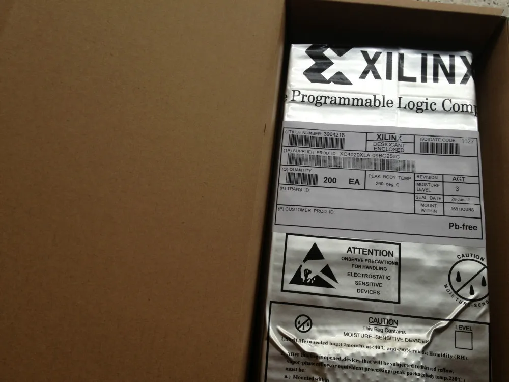 XQV300-4PQ240N XILNIX 5000PCS | Электронные компоненты и принадлежности