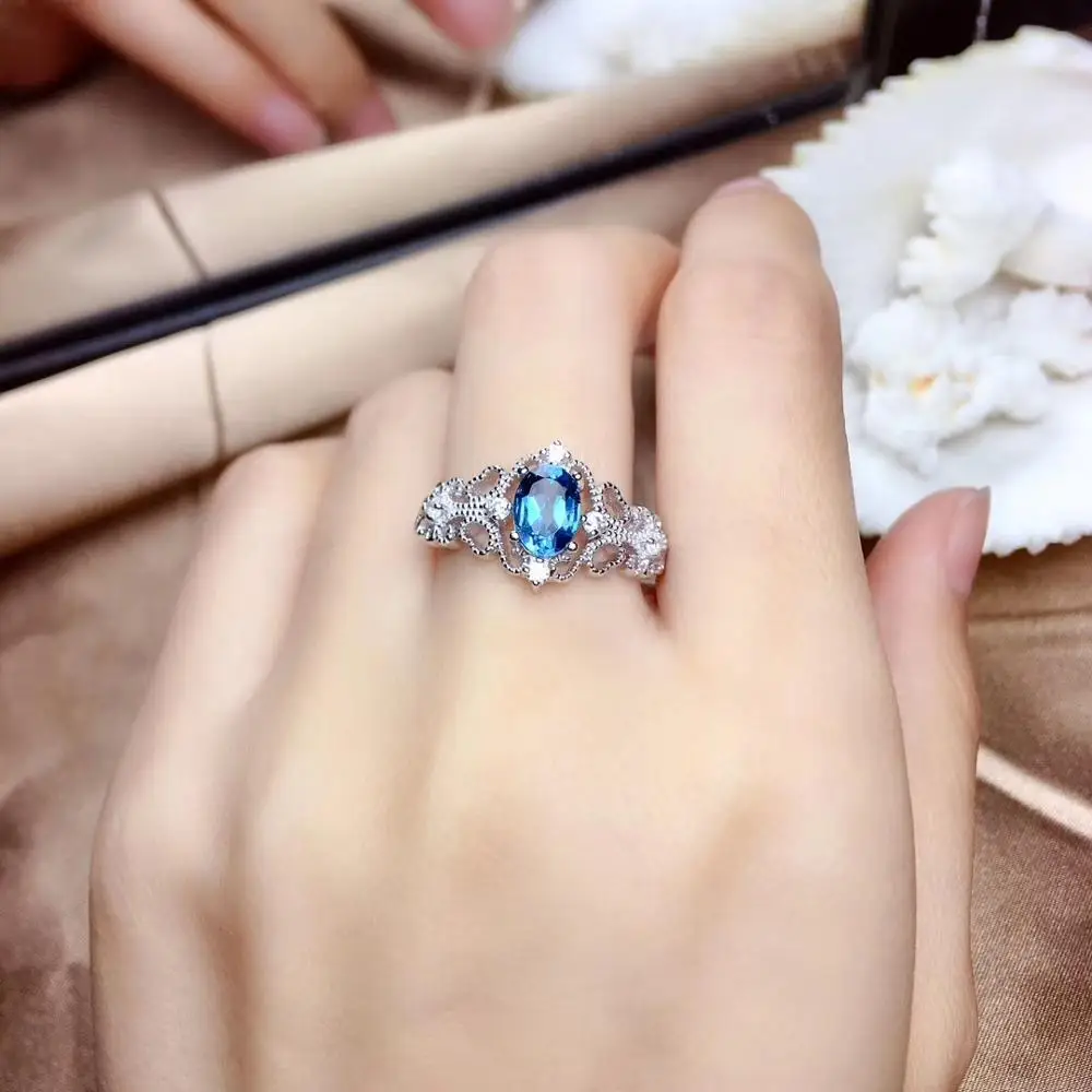 Кольцо из серебра 925 пробы с натуральным голубым топазом | Украшения и аксессуары