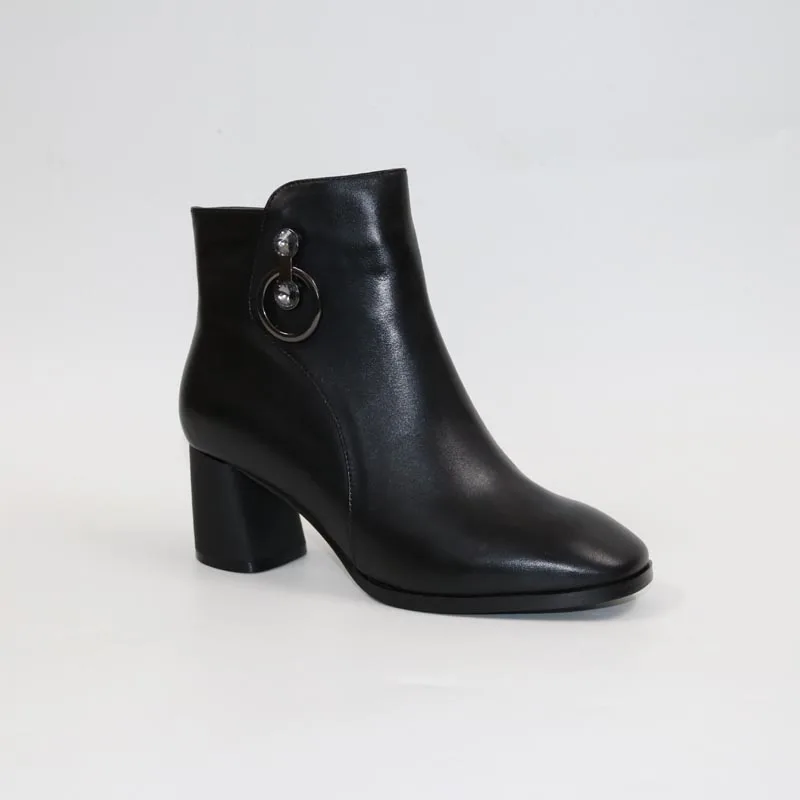 

New leather leather fashionable, air high heel boots