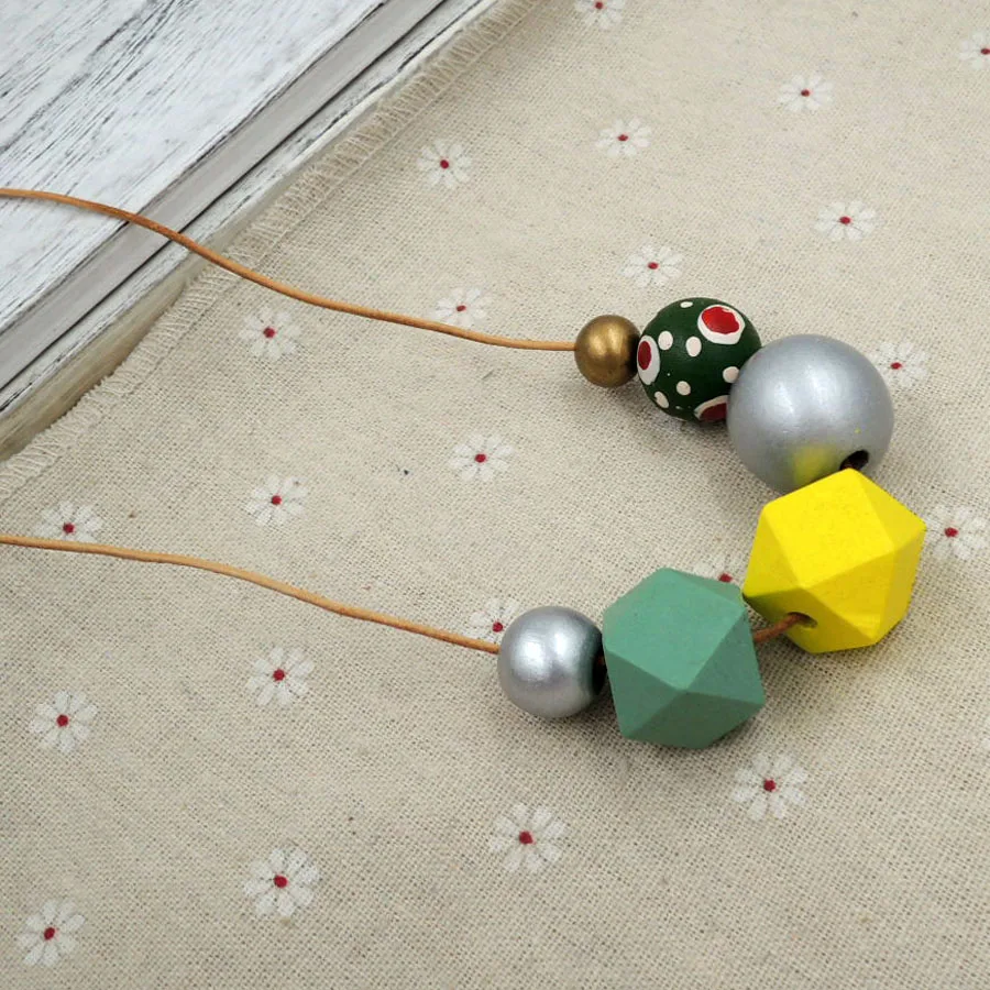 Геометрическое ожерелье с деревянными бусинами ручная роспись деревянное