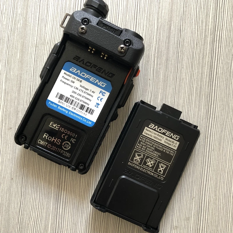 Baofeng UV5R 3-полосный иди и болтай walkie talkie “иди и 136-174 МГц 200-259,9 МГц 400-520 МГц новая портативная радиоустановка baofeng UV-5RIII