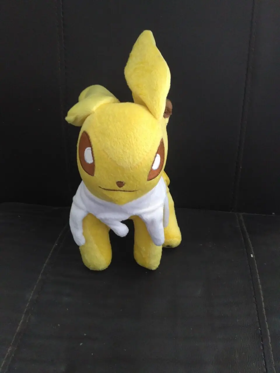 Около 25 см аниме фигурка на корточках Jolteon плюшевая игрушка мягкая кукла подарок