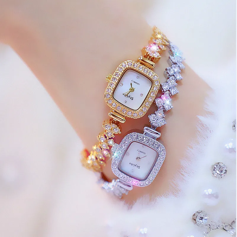 

Часы женские маленькие и элегантные с прямоугольным циферблатом