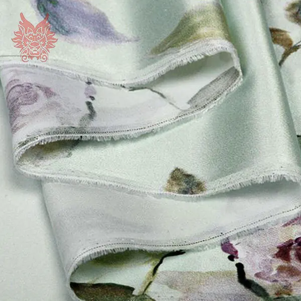 Зеленая с фиолетовым цветочным принтом спандекс шелковая ткань для платья