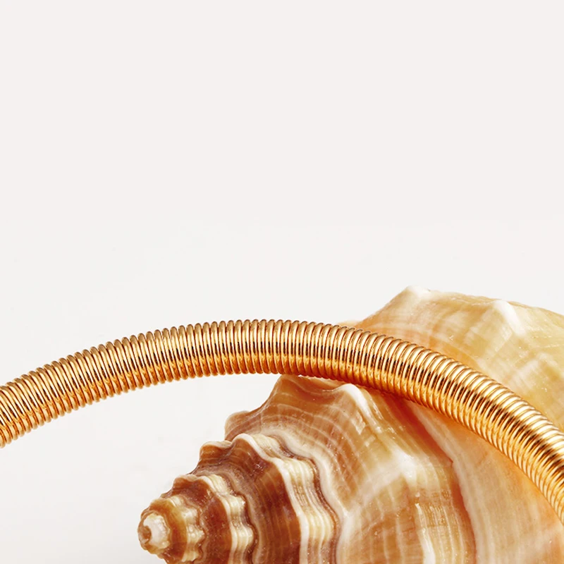 Женский браслет с шармами в виде хрустальных шариков золотого цвета|bracelets &