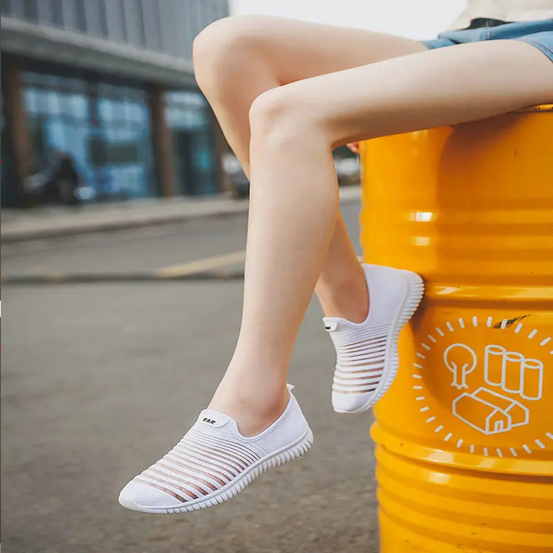 

2019 New Spring Fashion Ladies Vulcanize Shoes Woman Casual Flats Canvas Shoes Mesh ventilation lazy Wild Loafers BA-78