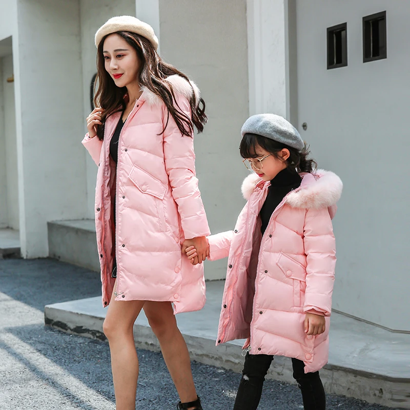 Мода 2018 одежда для матери и дочери зимняя куртка девочек family look женщин подходящая