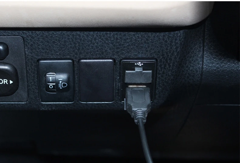 Для Toyota RAV4 2014 2018 высококачественный USB интерфейс заглушка на дно Стайлинг