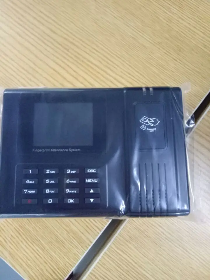 RFID часы рабочего времени + считыватель идентификационных карт TCPIP USB рекордер