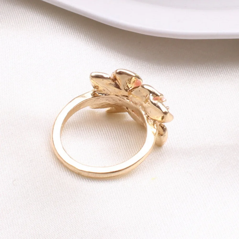 Lovely white Flower Pearl Ring Circle Stud Fashion Design Engagement White Black woman ring 2019 New | Украшения и аксессуары