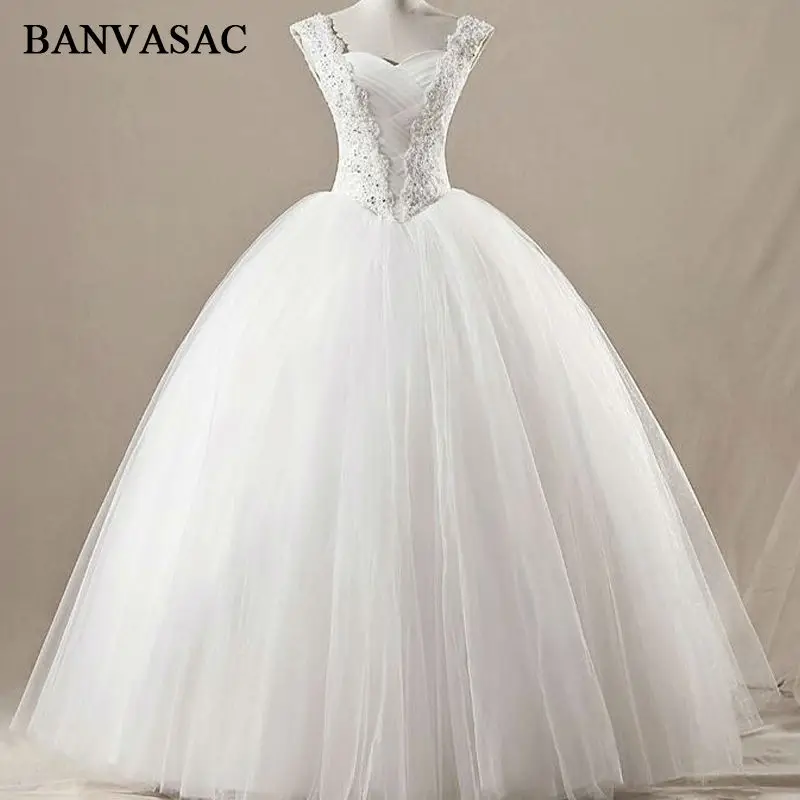 

BANVASAC 2017 New Elegant Embroidery Sweetheart Wedding Dresses Sleeveless Satin Crystals Lace Bridal Ball Gowns