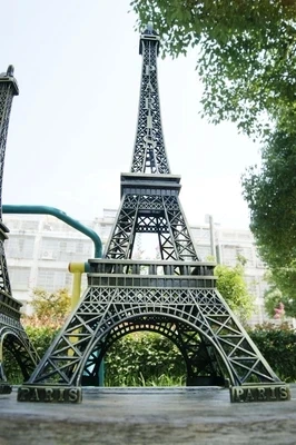 

60cm Eiffel Tower model Real life escape game props decorate escape room props