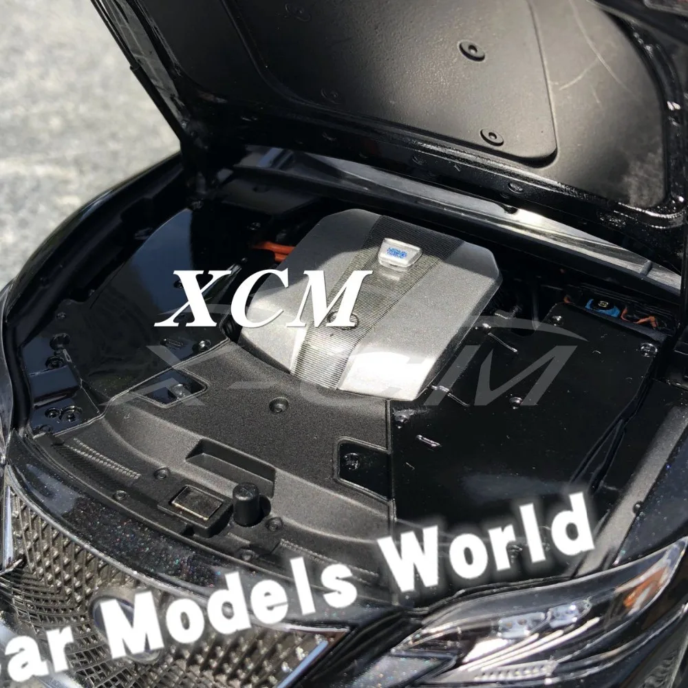 Литая под давлением модель автомобиля для LS500H LS500 h 1:18 (черный) + маленький