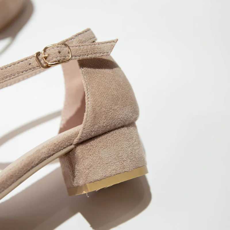 Женские босоножки из флока на высоком квадратном каблуке 4 см с открытым носком