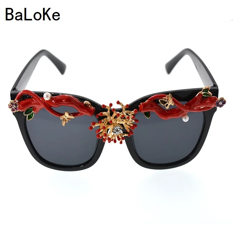 

Baroque Retro Sunglasses Fashion Ladies Fashion Square Sunglasses Women Square Eye-wear Summer Sunglasses