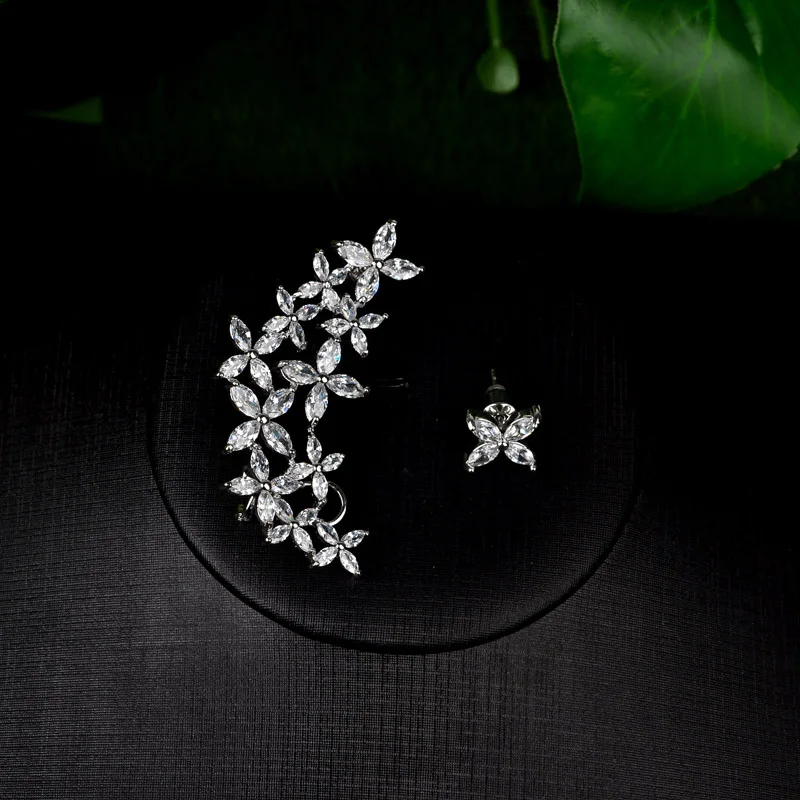 Серьги пусеты Be 8 Элегантные корейские серьги из прозрачного камня с