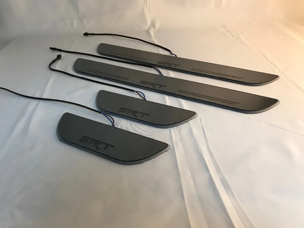 EOsuns светодиодный Подвижные двери потертости Nerf баров и беговых досок подсветка порога двери пластины накладки для JEEP Grand Cherokee SRT
