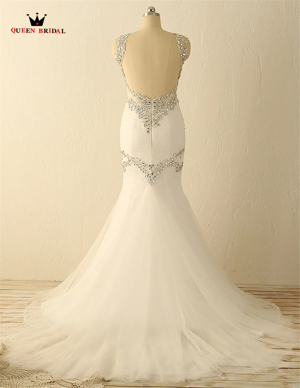 Женские свадебные платья с v-образным вырезом и открытой спиной украшенные