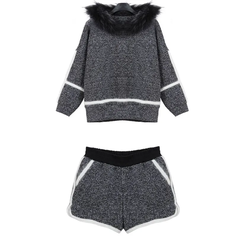 

Hoodies & Sweatshirts